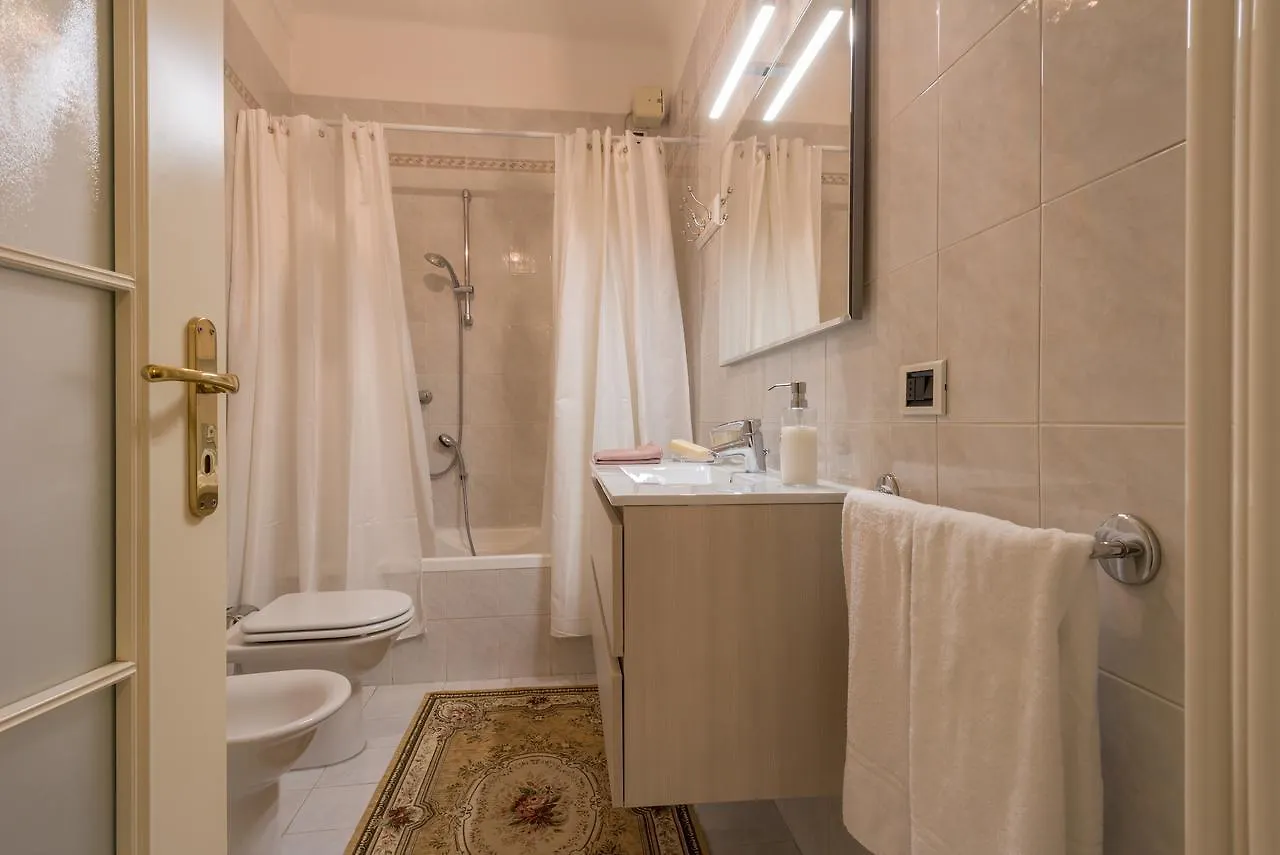 Domus Verona - Incantevole Residenza Difronte A Casa Giulietta